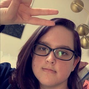 Meet your Posher, Tia